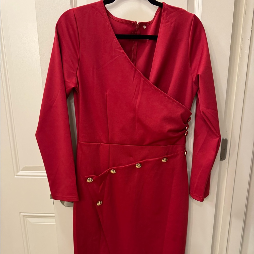 Size M Red Longsleeve fitted dress